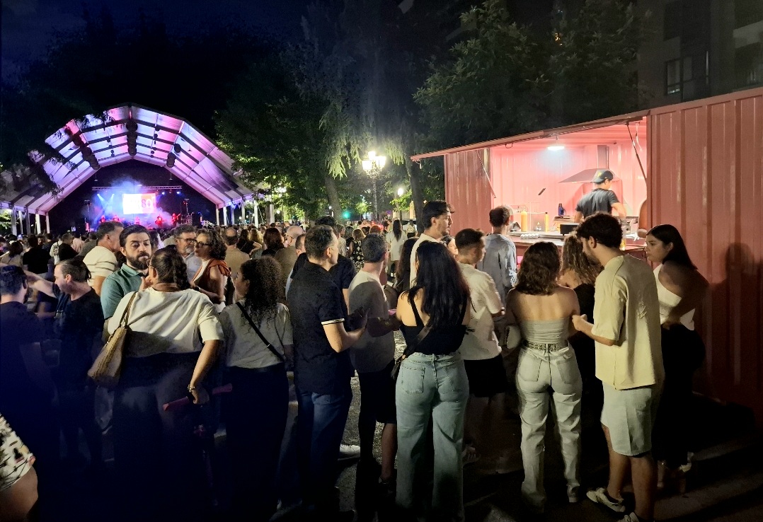 La Fiesta de la Cerveza arranca al ritmo de los mayores éxitos de los años 80 3 Escenario de la Concha de la Música