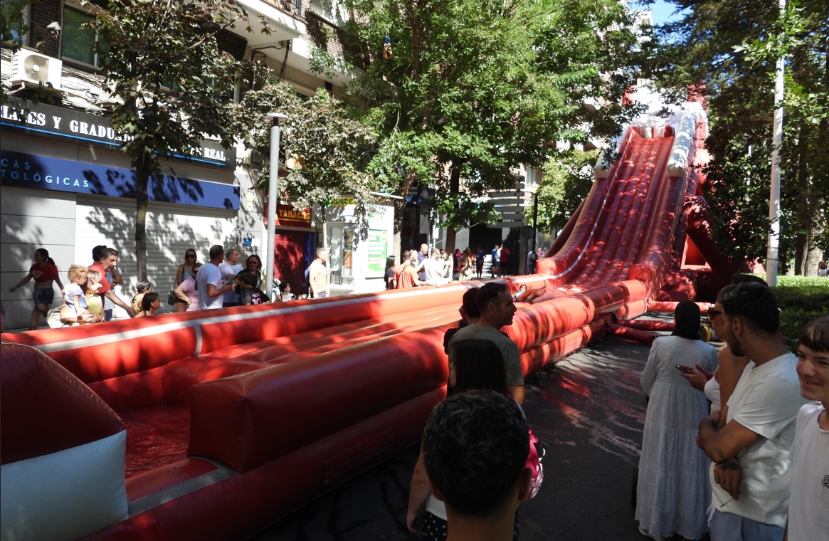 Adiós al verano con Aventura Acuática: Puertollano transforma el Paseo de San Gregorio en un Parque de Agua 3 Adiós al verano con Aventura Acuática: Puertollano transforma el Paseo de San Gregorio en un Parque de Agua 3
