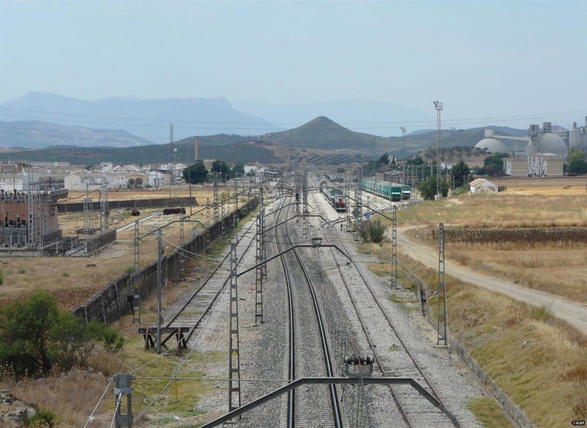 Casi 100 de los 4.300 trenes que circularán este fin de semana en la operación retorno del verano pasarán por Toledo