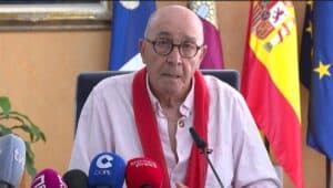 El alcalde de Noblejas, Agustín Jiménez, suspende su huelga de hambre en reivindicación de un Instituto en su municipio