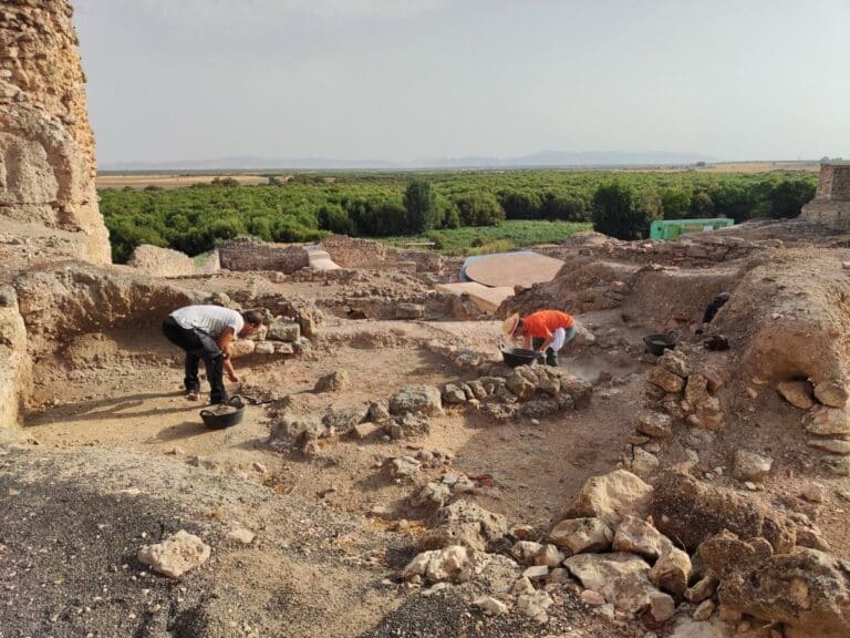 Estudiar estructuras emirales y cerámicas vidriadas, objetivo de las nuevas excavaciones en Calatrava la Vieja