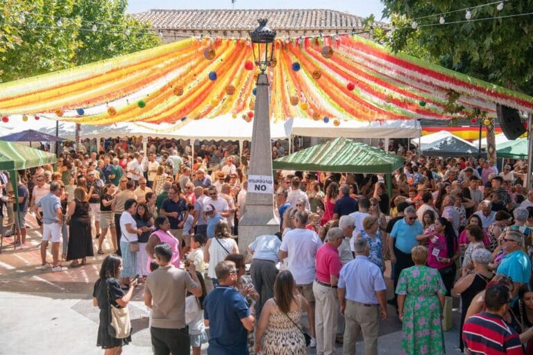 Gálvez celebra su 'Refresco' de Ferias y anima a acudir a unas fiestas "con una variedad total" hasta el 31 de agosto