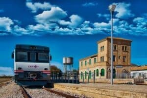 Huete, Carboneras de Guadazaón, Víllora y Camporroble recurren al TEDH el cierre del tren Madrid-Cuenca-Valencia