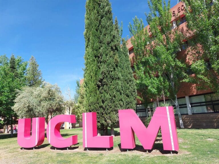 La UCLM presenta un diseño nanotecnológico que podría mejorar la eficiencia de las memorias digitales