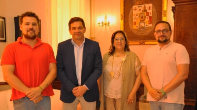 Valverde Destaca la Importancia del Tercer Sector en Encuentro con Asociaciones ELA-CLM Adelante y VívELA de Ciudad Real