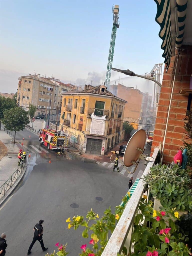 Vecinos de Casablanca en Cuenca piden soluciones tras un nuevo incendio en el edificio en ruinas del Paseo San Antonio