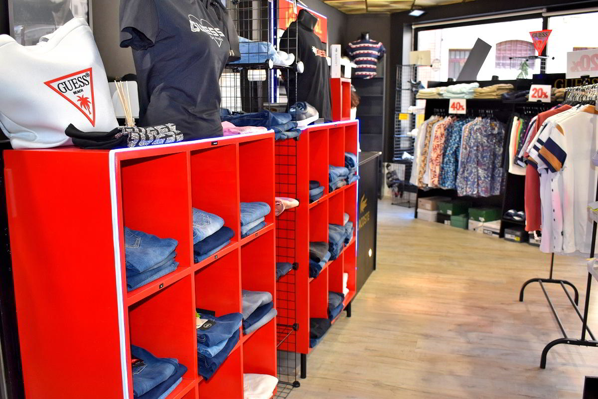 Medio Siglo de Estilo en Puertollano: Chyc's Boutique de Pepín y Global Store Celebran Sus 50 Años en la Vanguardia de la Moda 7