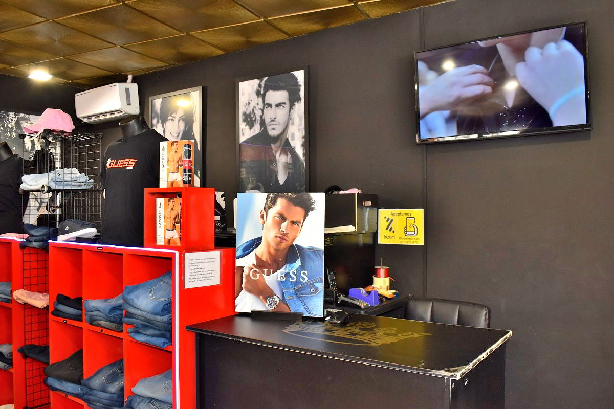 Medio Siglo de Estilo en Puertollano: Chyc's Boutique de Pepín y Global Store Celebran Sus 50 Años en la Vanguardia de la Moda 4