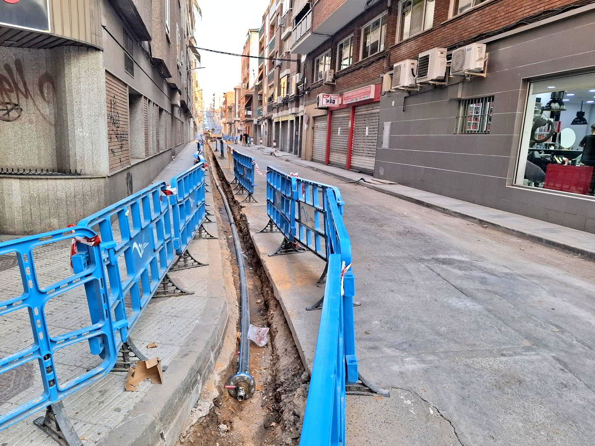 Nueva red en Calle San Pedro amplía suministro de agua en la barriada Santa gracias a iniciativa del Ayuntamiento 1 Nueva red en Calle San Pedro amplía suministro de agua en la barriada Santa gracias a iniciativa del Ayuntamiento 1