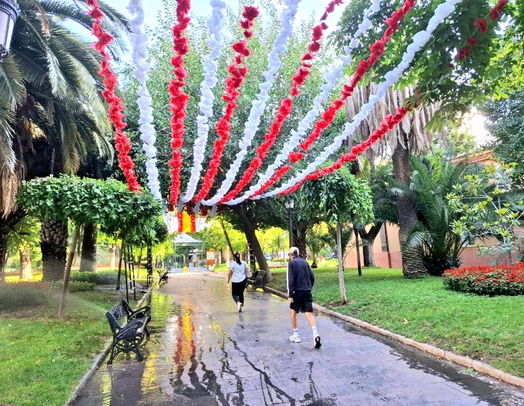 Fiestas Patrias se Visten de Orgullo con los Colores del Escudo Municipal y la Bandera Nacional 1