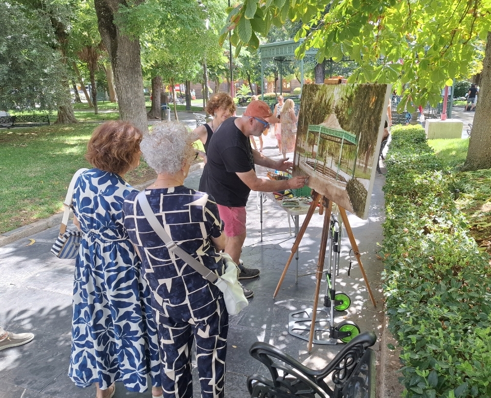 Treintena de Talentos: Puertollano Transformado en Galería al Aire Libre durante el Concurso de Pintura Rápida 1 Treintena de Talentos: Puertollano Transformado en Galería al Aire Libre durante el Concurso de Pintura Rápida 1