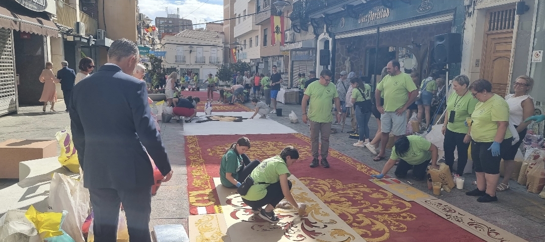 Las Asociaciones y Cofradías Engalanan la Festividad de la Virgen de Gracia con Vistosas Ofrendas Florales 1 Las Asociaciones y Cofradías Engalanan la Festividad de la Virgen de Gracia con Vistosas Ofrendas Florales 1