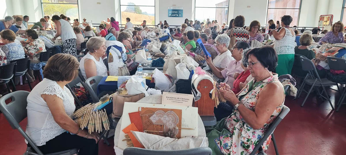 El Encuentro Nacional en 'La Central' aglutina a 500 encajeras en pro de la preservación de la artesanía tradicional 1