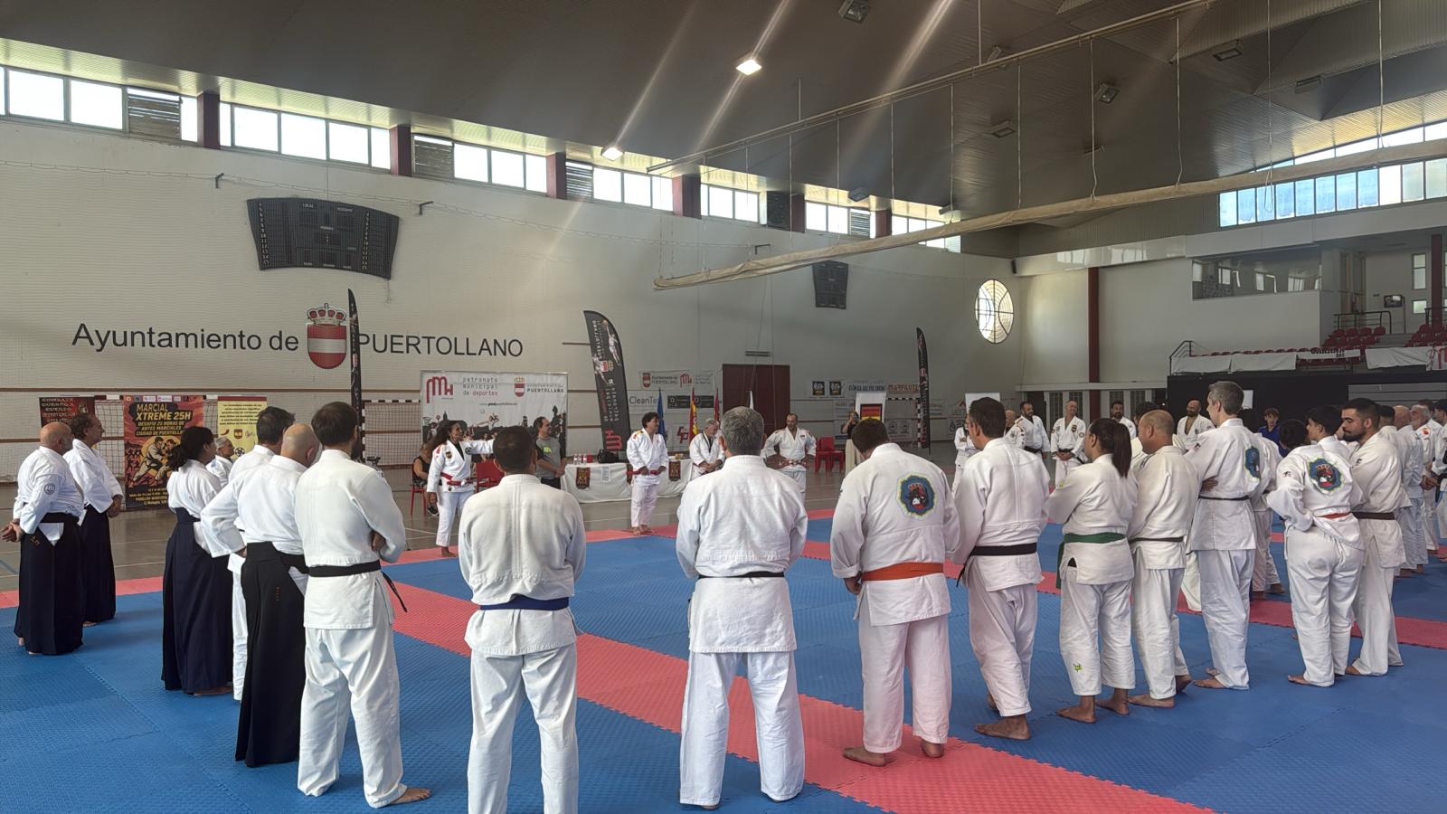 Nuevo Récord Mundial: 25 Horas Ininterrumpidas de Entrenamiento en Artes Marciales 2 Nuevo Récord Mundial: 25 Horas Ininterrumpidas de Entrenamiento en Artes Marciales 2