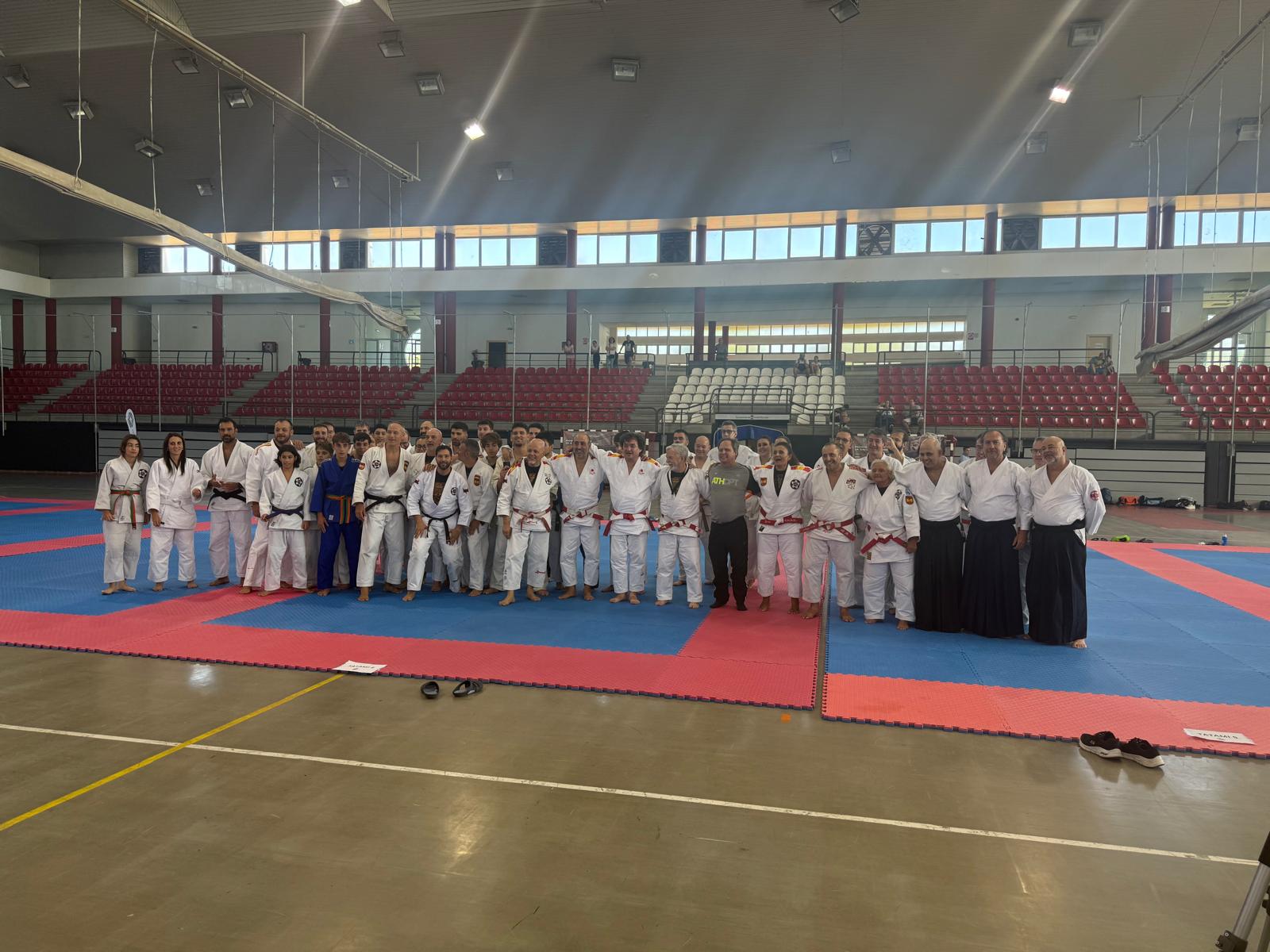 Nuevo Récord Mundial: 25 Horas Ininterrumpidas de Entrenamiento en Artes Marciales 1 Nuevo Récord Mundial: 25 Horas Ininterrumpidas de Entrenamiento en Artes Marciales 1