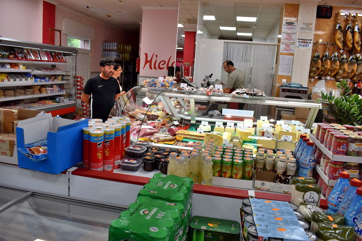 Autoservicio Vigar Celebra un Legado de Excelencia: 65 Años de Tradición Comercial en la Ruta 630 2