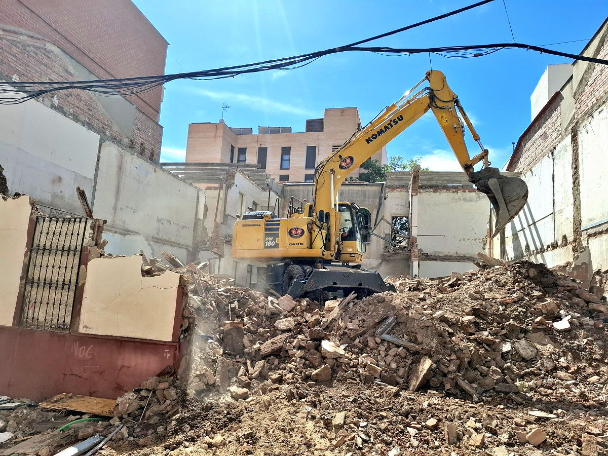 La Demolición de la Fachada del Histórico Instituto Fray Andrés Marca un Hit Jalón en la Historia Educativa de Puertollano 2