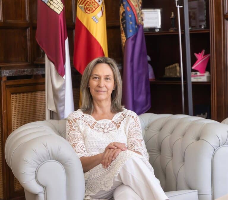 Ana Guarinos reivindica la política municipal y se muestra convencida de que Núñez será el próximo presidente de C-LM