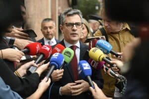 Bolaños remarca que la ausencia de Begoña Gómez a la comparecencia con el juez Peinado fue de acuerdo a la ley procesal