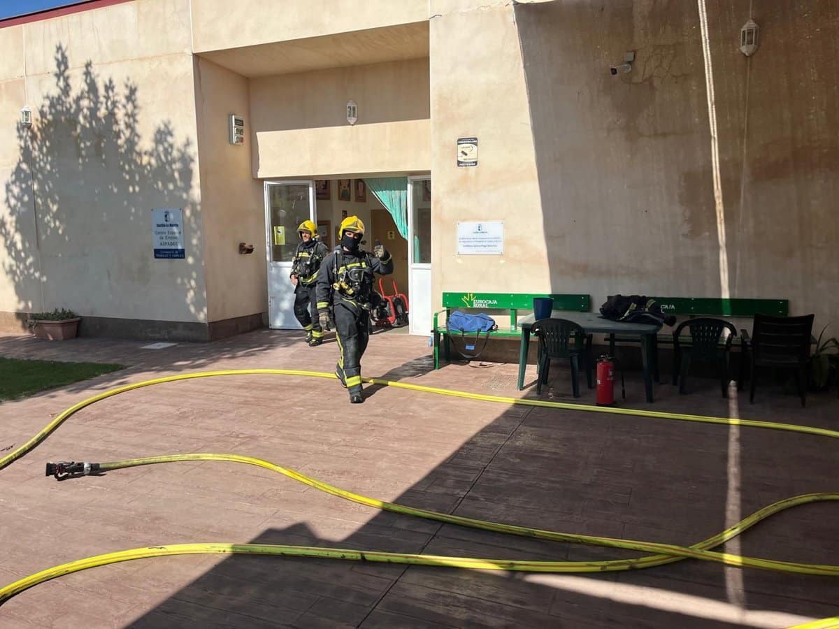 Bomberos de Cuenca sofocan un incendio en una nave de la asociación de personas con discapacidad Aspadec