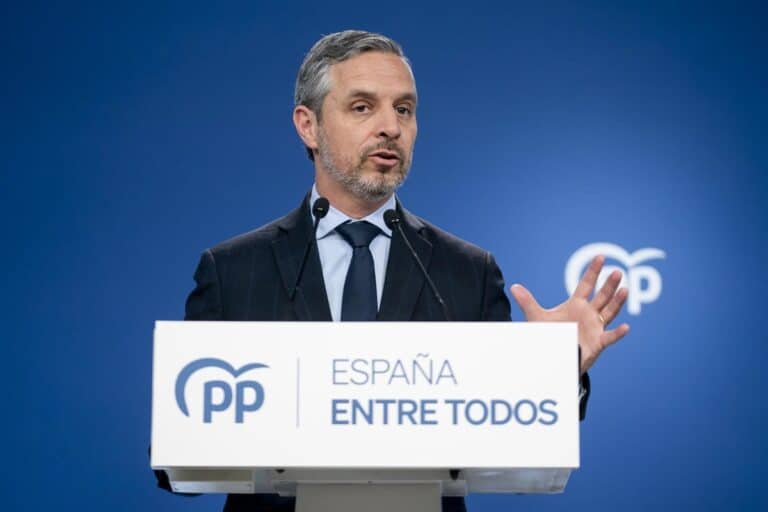 Bravo desmiente que Génova impidiese una reunión con Díaz antes de las vacaciones para abordar la reducción de jornada