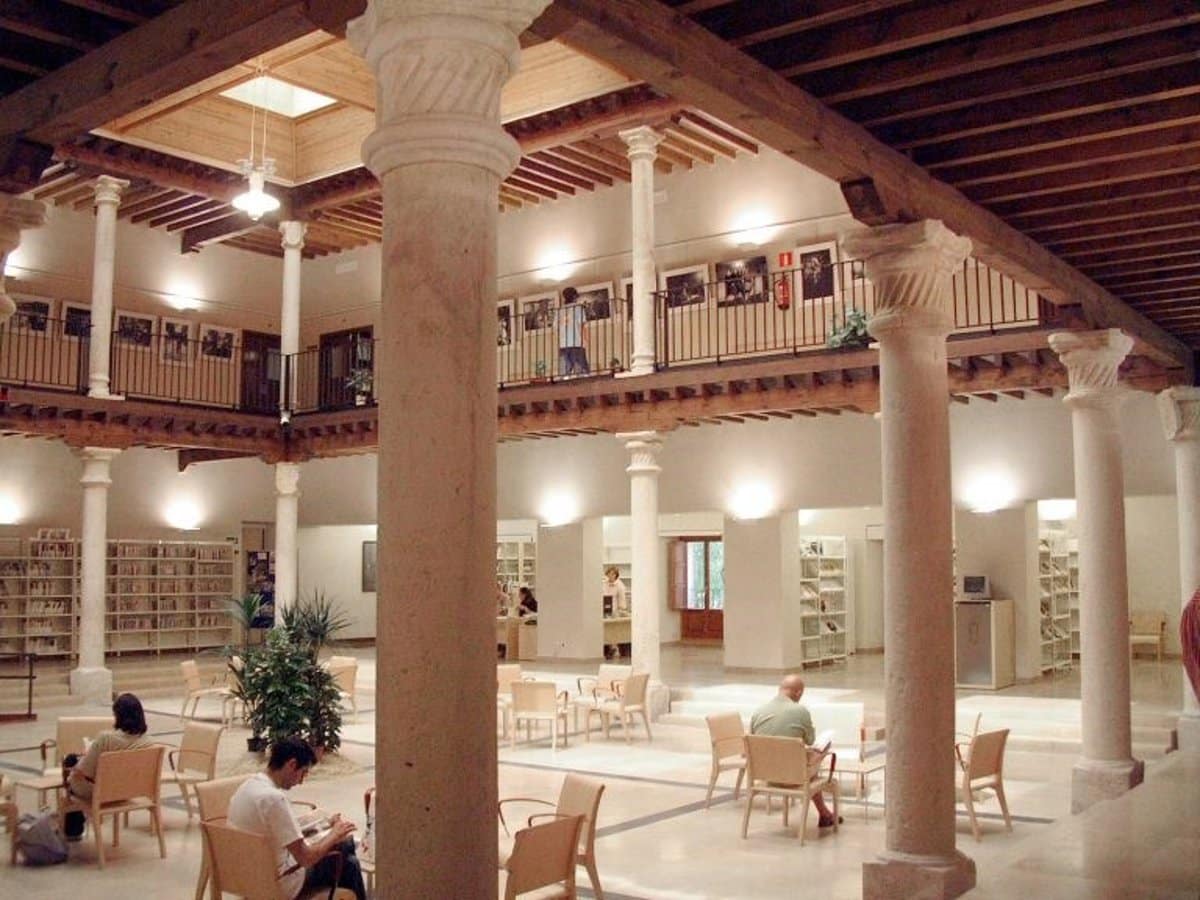 C-LM propondrá al Ministerio de Cultura que la Biblioteca Provincial de Guadalajara lleve el nombre de Blanca Calvo