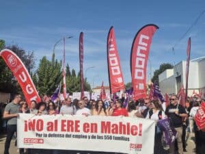 Cerca de 2.500 personas claman en Motilla de Palancar contra el ERE de Mahle que consumaría 550 despidos