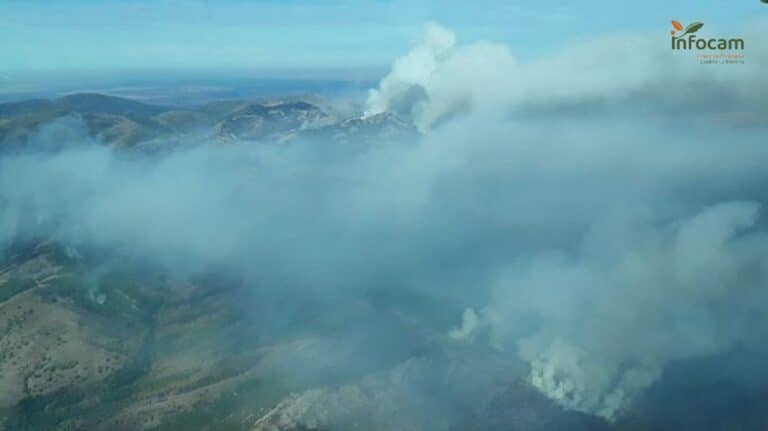 Cerrado el acceso al Hayedo de Tejera Negra por el incendio de Peñalba, que ha calcinado 2.000 hectáreas