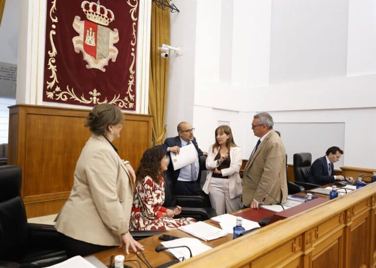 Cortes C-LM muestran solidaridad con afectados por ERE de Mahle en Motilla y estarán "vigilantes" en el proceso