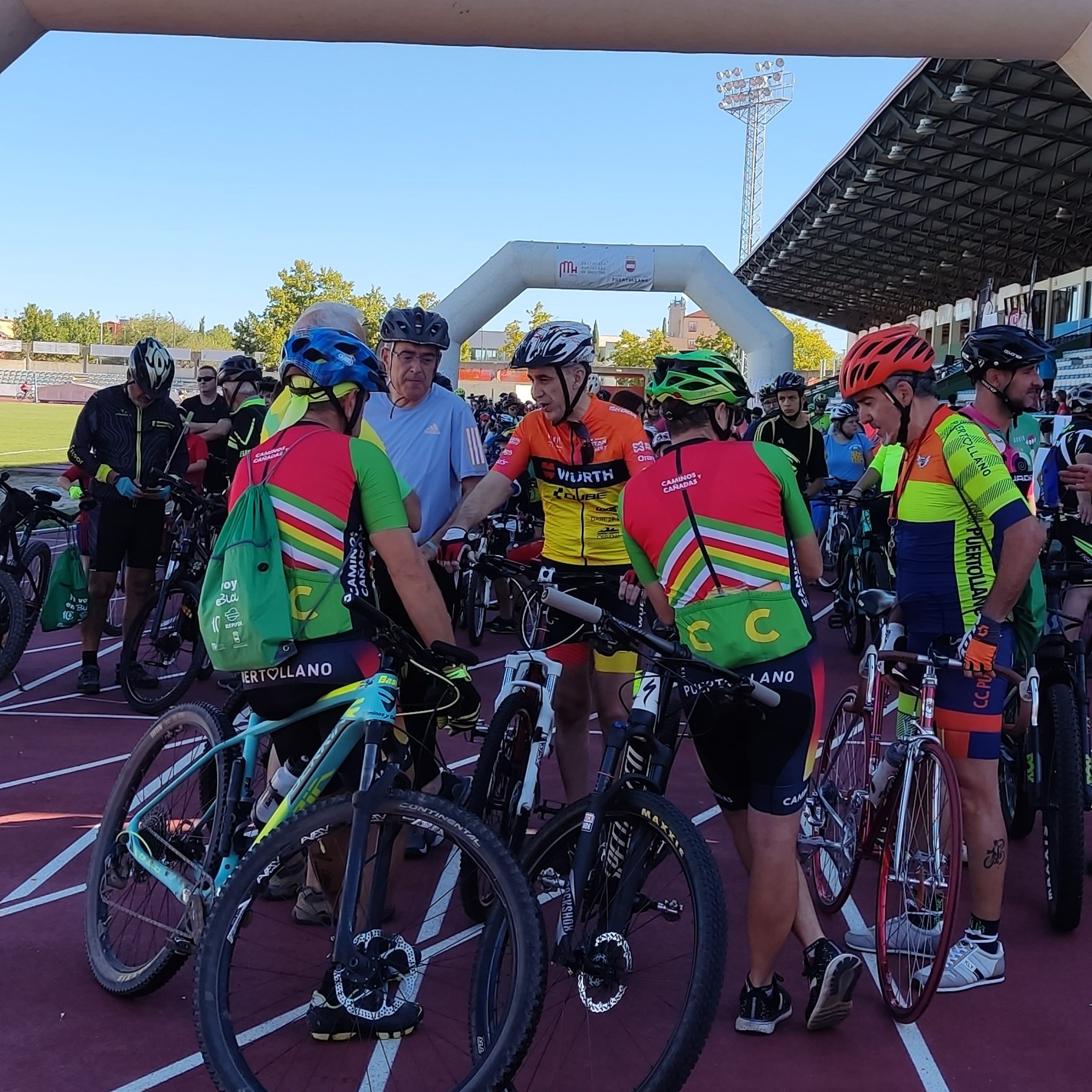 Domingo sobre ruedas: Más de 200 regalos serán entregados en el festivo Día de la Bicicleta 1 Domingo sobre ruedas: Más de 200 regalos serán entregados en el festivo Día de la Bicicleta 1