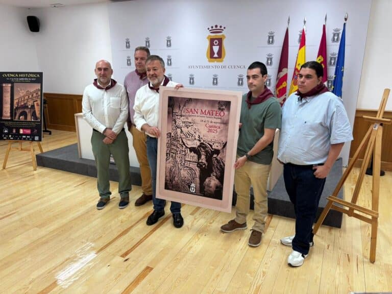 Ayuntamiento de Cuenca repartirá 6.000 vasos con tapa entre los peñistas para prevenir agresiones químicas en San Mateo