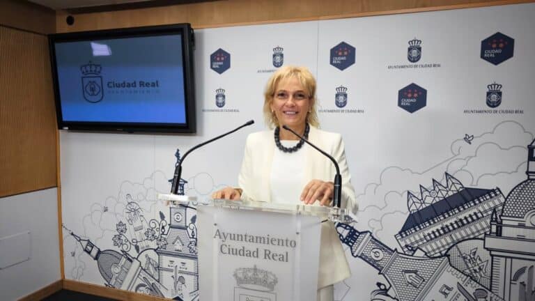 El Consistorio ciudadrealeño aumenta la subvención a las AMPA y destina 170.000 euros a vales de material escolar