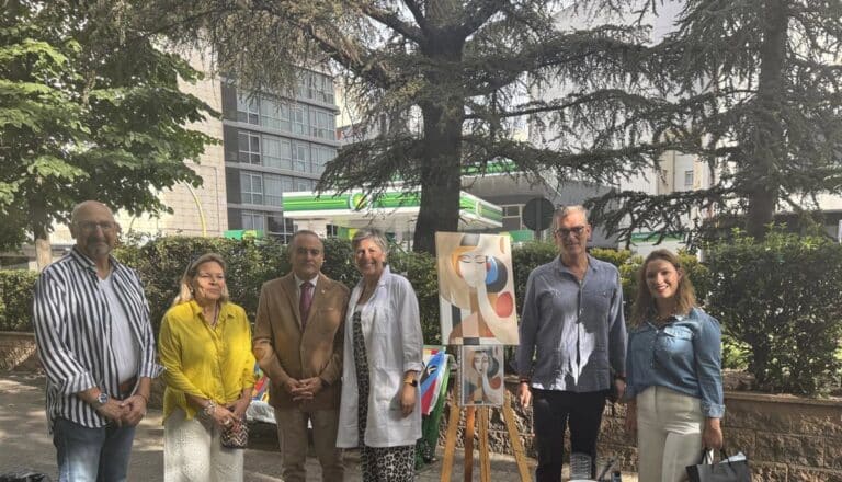 El Paseo del Arte 'Miguel del Olmo' saca a la calle el "gran trabajo creativo" de pintores y artistas talaveranos