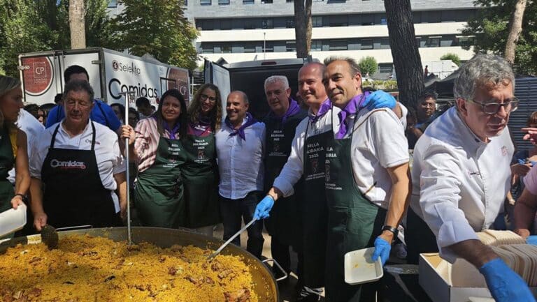Éxito de la paella solidaria de Ferias en Guadalajara con 5.000 raciones servidas y cuya recaudación irá a Apanag