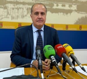 Diputación de Toledo sufraga con 18.000 euros la base de cerámica de la bandera de España que se instalará en Talavera