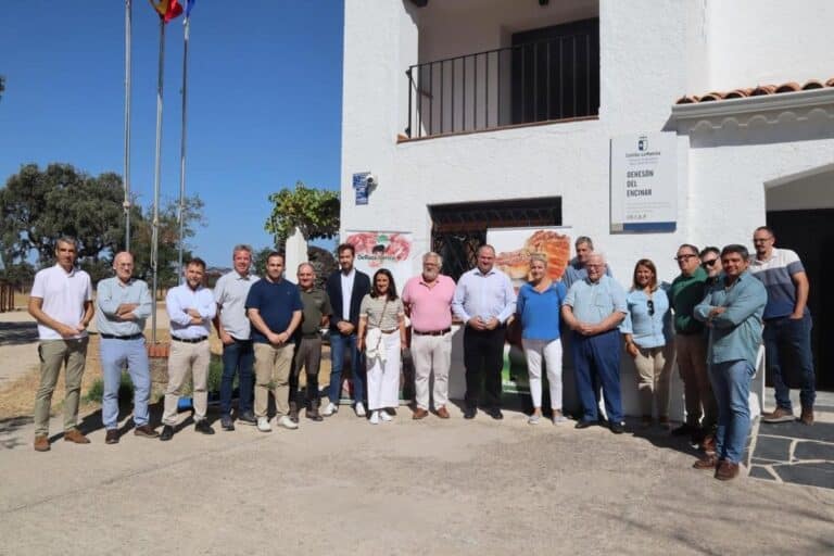 La empresa talaverana DeRaza ibérico gestionará el Centro de Investigación Agropecuaria Dehesón del Encinar