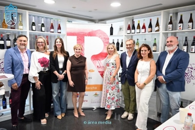 La vicepresidenta Sonia González destaca en Socuéllamos el proyecto "El Quijote hecho Vino" de la Diputación