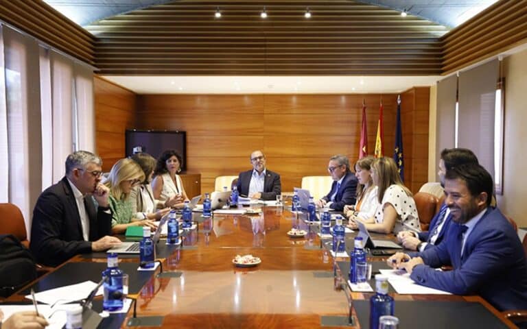 Las Cortes de Castilla-La Mancha celebran este jueves su primer pleno tras el verano