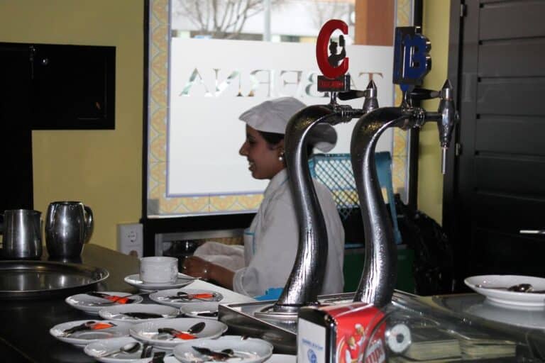 Las ventas del sector servicios aumentan en Castilla-La Mancha un 5,6% en julio