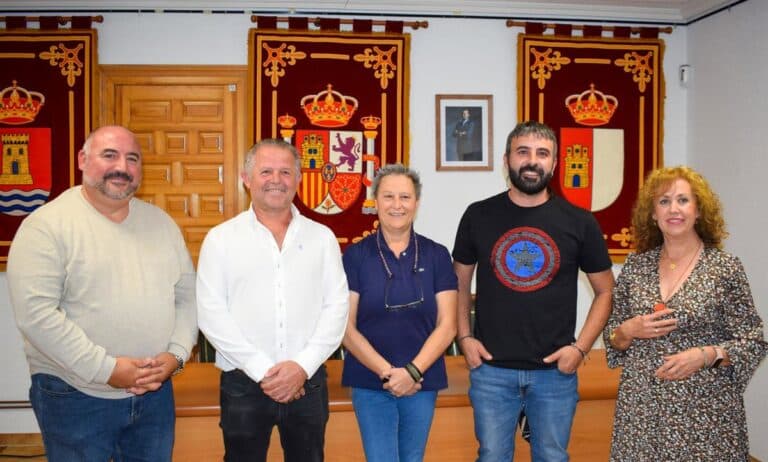 Monge (PSOE) se convierte en la nueva alcaldesa de Tórtola de Henares tras prosperar la moción de censura contra el PP