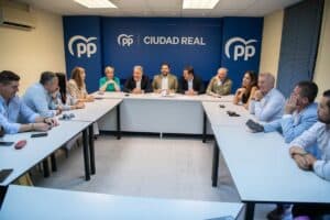 Núñez admite que el dato en CLM "mejora un poquito" pero ve a la región "peor que el resto" de manera estructural