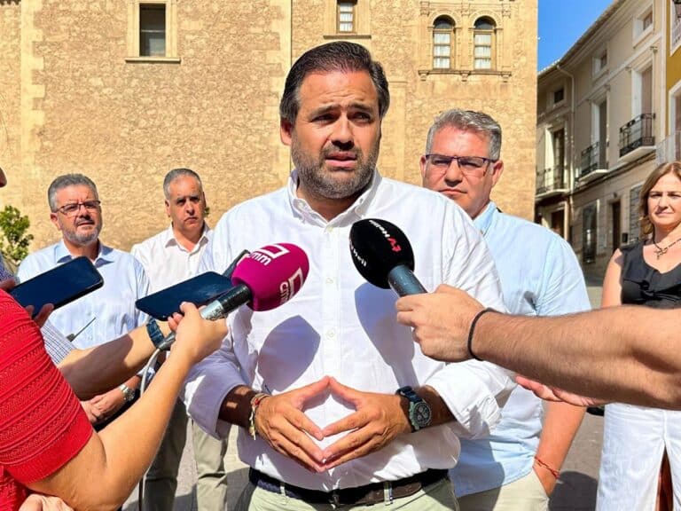 Núñez reivindica que el PP ya habló de "masacre" en Gaza, exculpa al "pueblo de Israel" y pone el foco en su Gobierno