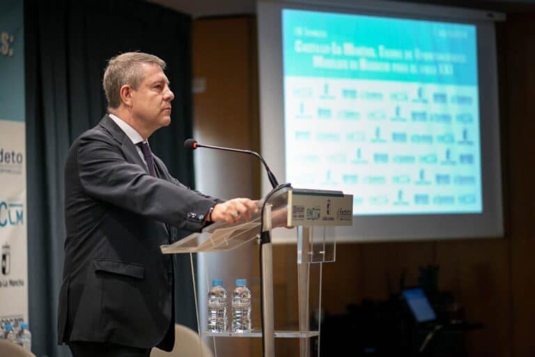 Page ve la política como "un juego de brokers": "No sé en qué momento nos cambiaron la baraja española por una de poker"