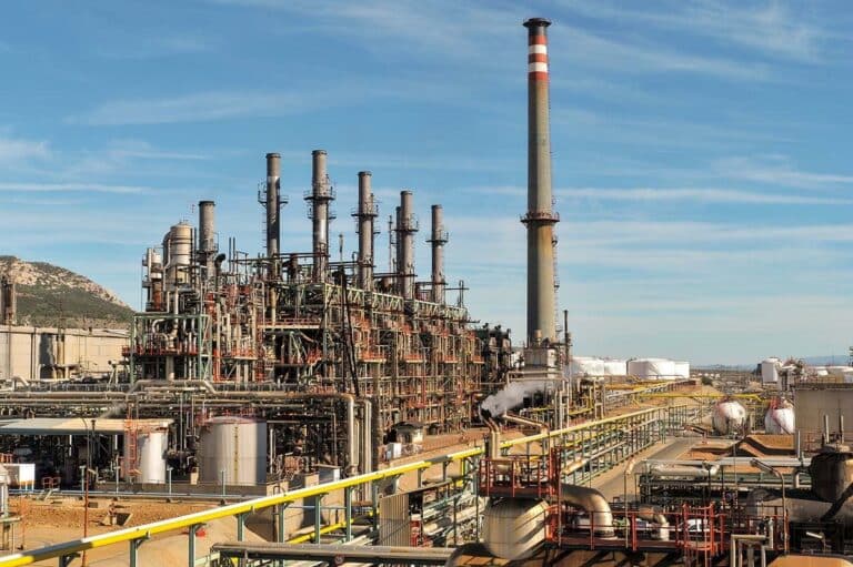 Repsol inicia un plan para recuperar la competitividad del complejo industrial de Puertollano, "con pérdidas desde 2023"