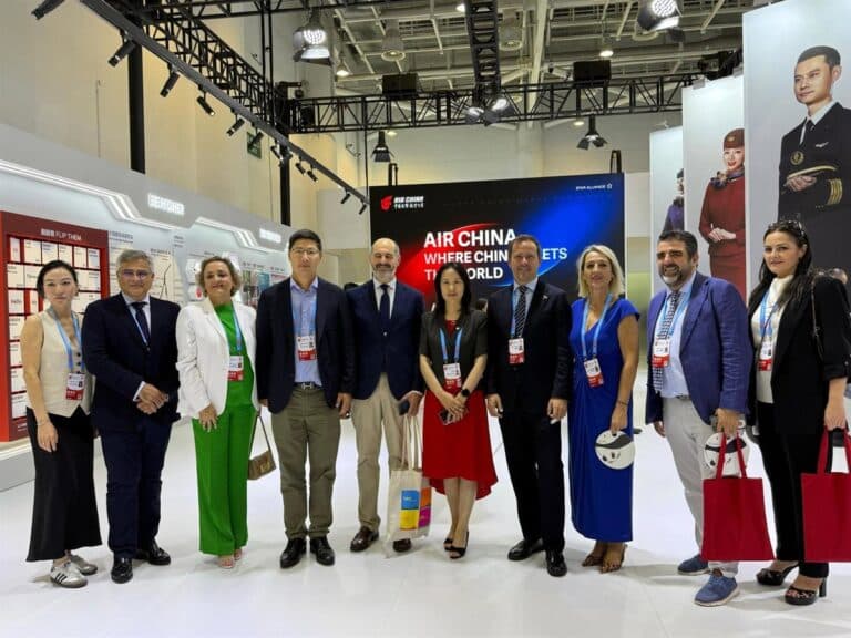 Velázquez y la delegación toledana asisten a la Feria de Inversión de Xían, un referente mundial en promoción económica