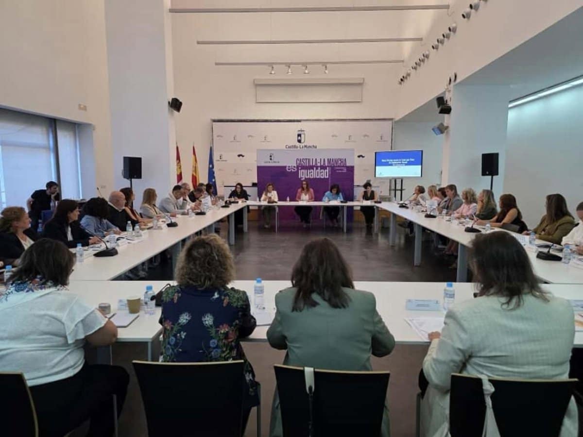 VÍDEO: Estrategia frente a la trata y un "mapeo" con cifras de mujeres afectadas, primeros pasos de la mesa regional