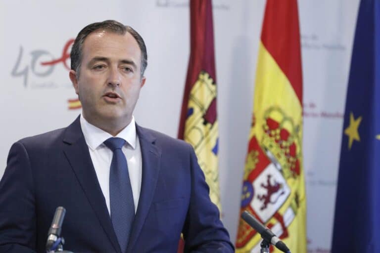 Vox C-LM responsabiliza a Page de hipotéticas violaciones de migrantes a españolas por apoyar la "inmigración ilegal"