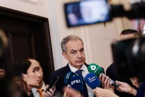 Zapatero responde a Page: "Es absurdo creer que los millones de catalanes que apoyaron el 'procés' sean extrema derecha"