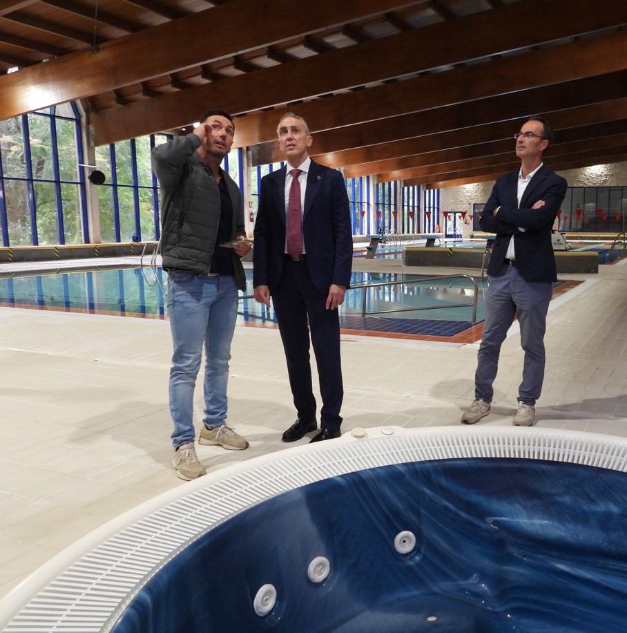 Inauguración de Temporada en la Renovada Piscina Municipal Modesto Eiroa tras Inversión de 15.000 Euros en Mejoras 2