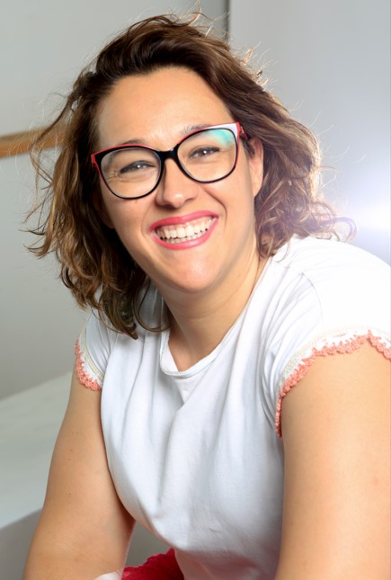 Presentación de la Novela Debut de Cristina Hontanilla, «Los quereres de Lola», en Puertollano el 4 de Octubre 1
